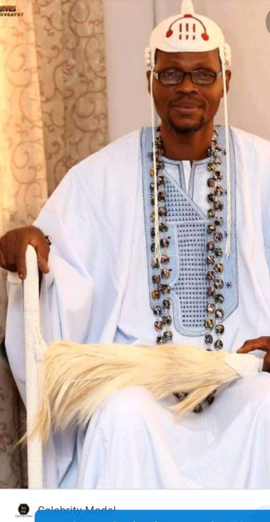 Real Wahala!!! Daughters Fight Back As Ogboni Confraternity Cult Takes Their Father's Corpse Away During Burial Ceremony
