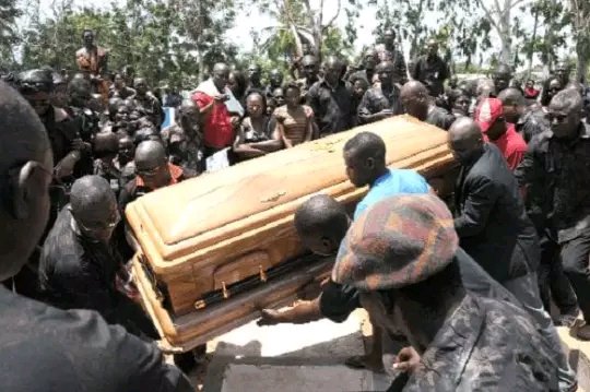Shocking!!! Undertaker Shares His Experience Of How A Dead Man Came Back to Live During Burial Ceremony