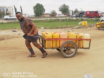 Water Scarcity in Abuja: A Gallon Of Water Now Sells For N100 Instead of N30 