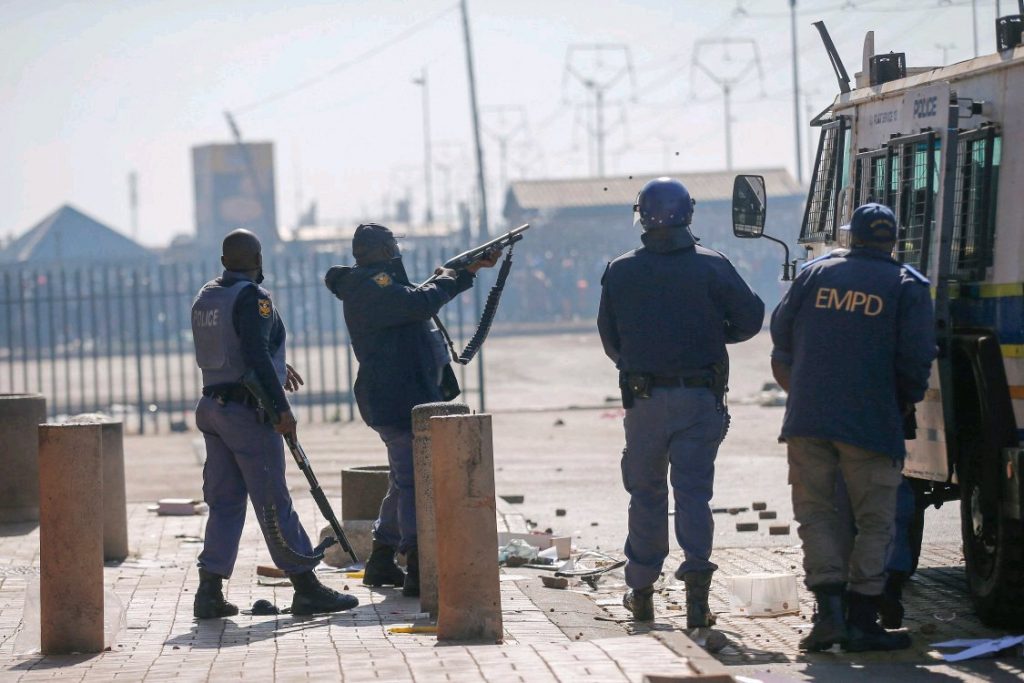 Seven killed & baby shot in head after ‘war-like’ riots erupt in South Africa over Jacob Zuma jail sentence