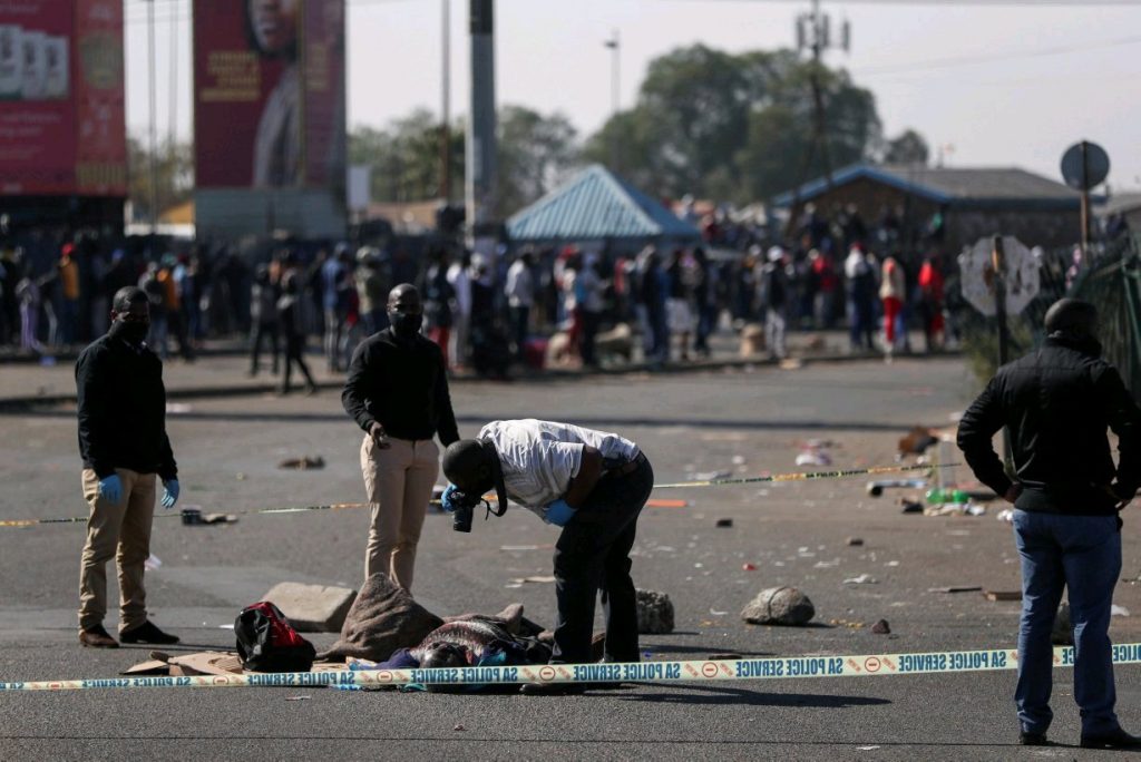 Seven killed & baby shot in head after ‘war-like’ riots erupt in South Africa over Jacob Zuma jail sentence