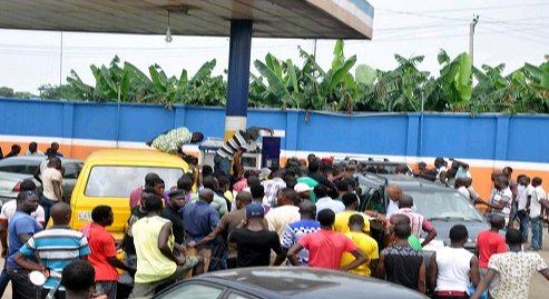 BREAKING!!! Fuel Scarcity To Hit Nigeria In Coming Days, Operators Alert Nigerians, Reveal Reason