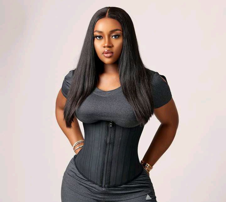 Chef Chioma on Hot Seat After Davido's Fans Attacks Her For Receiving Gifts from Stanger