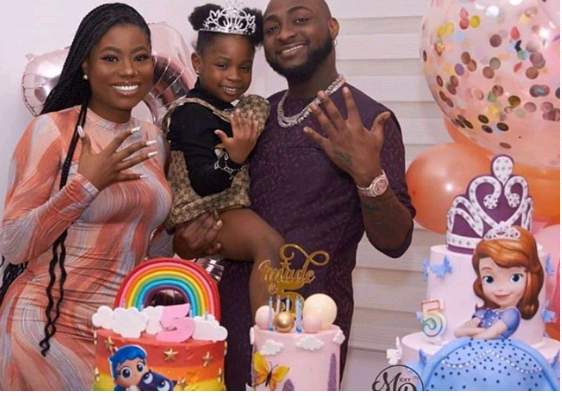 See What Davido Did To His First Baby Mama After She Gave 1 Million Naira