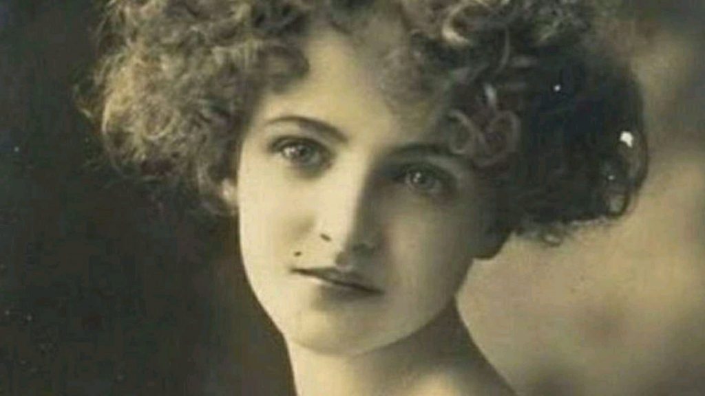 Sad Story of Blanche Monnier the Pretty Girl Who Was Locked Inside Her Room for 25 Years