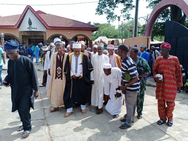 Alaafin of Oyo Burial Photos As Monarch Passes On