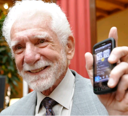 Man Who Invented Mobile Phone - Martin Cooper Sends Sh0cking Message To The World
