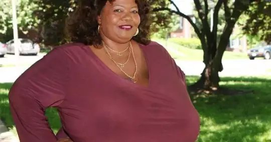 Meet Annie Hawkins Woman With The Biggest Natural Breasts In The 