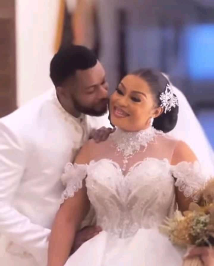 Video: Nollywood Actress -  Nkiru Sylvanus Shines While Stepping Out For Her White Wedding