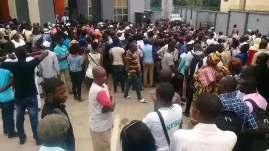 Naira Scarcity: Man Dies In Bank After Standing In A Queue For Hours