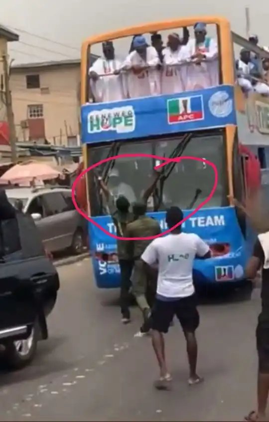 VIDEO: Boy Stands In Front Of Tinubu's Convoy To Recreate What Another Boy Did To Peter Obi; What Police Did To Him Will SH0CK YOU
