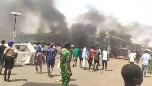 VIDEO: "Igbo Must Leave Lagos" Political Thugs Chant While Burning Down Igbo Dominated Akere Market and Kills One in Lagos