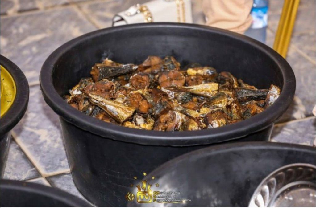 Apostle Suleman Feeds Crowd