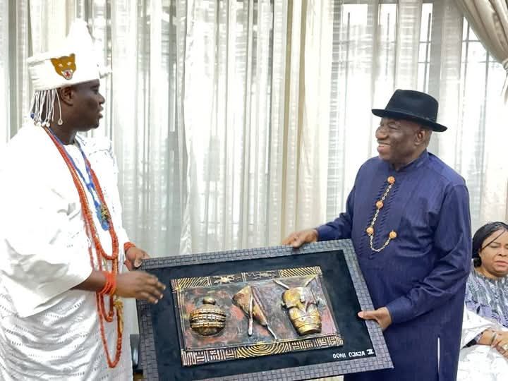 Ooni of Ife Pays Royal Visit to Goodluck Jonathan, Hails Ex-President’s Peace Legacy